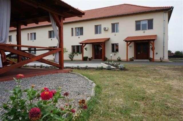 Vila Zoppas Inn Sînnicolau Mare Buitenkant foto